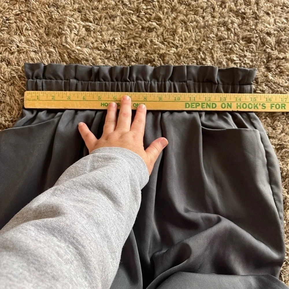 Lulu’s satin gray green paper bag elastic waist cuffed pants